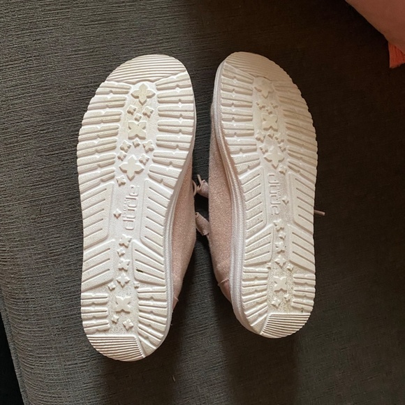 Hey Dudes! - Picture 3 of 3